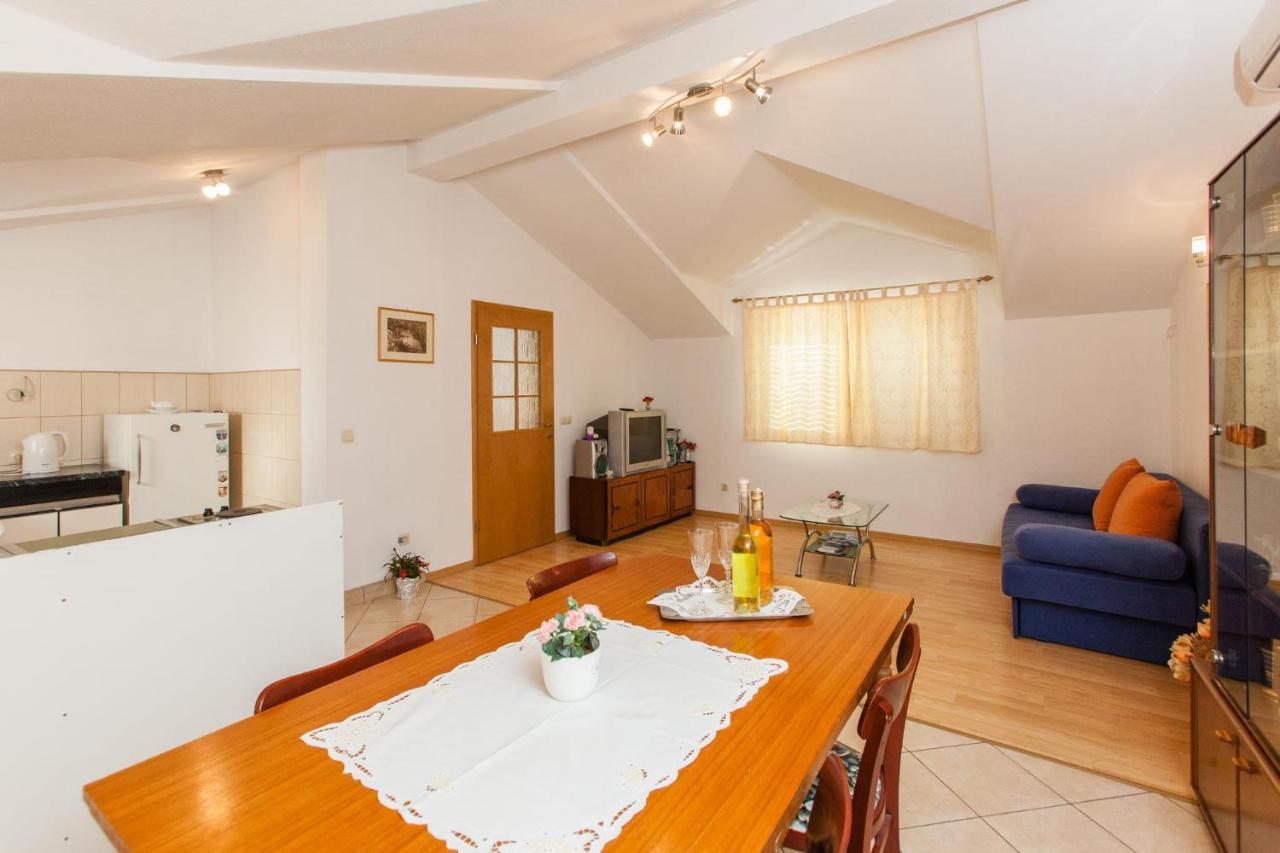 Holiday Home Beata Trogir Eksteriør bilde