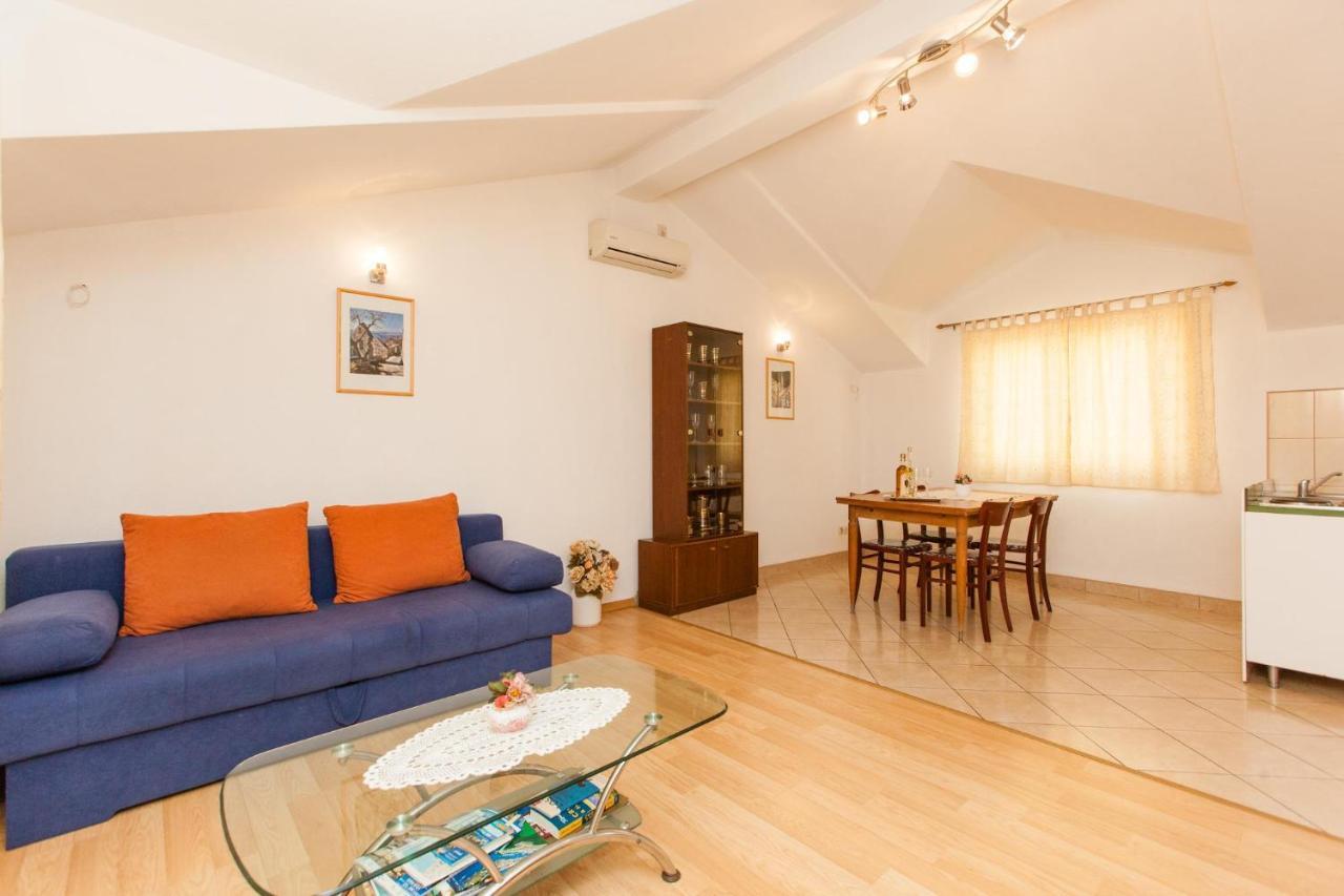 Holiday Home Beata Trogir Eksteriør bilde